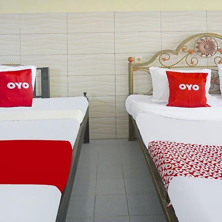 Putih Mulia Homestay Syariah Lumajang Экстерьер фото